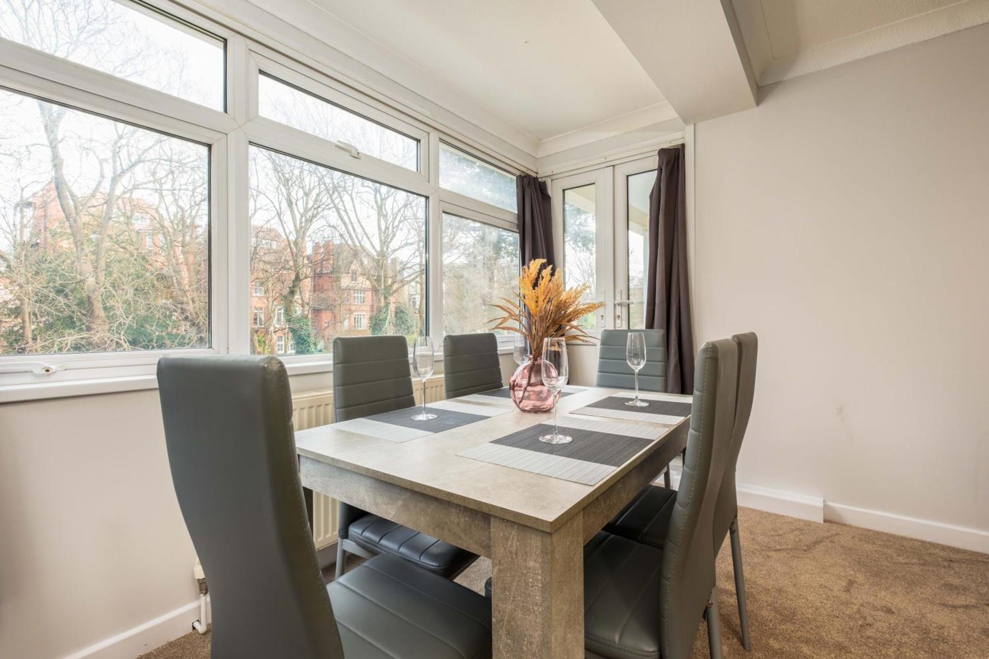 Stylish 2 Bedroom In Central Brighton Near Beach And Train Station Guest house